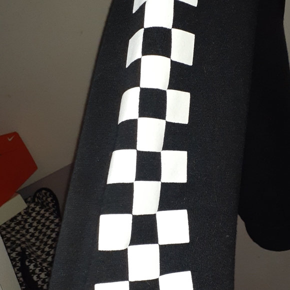 Black hoodie - Picture 4 of 6